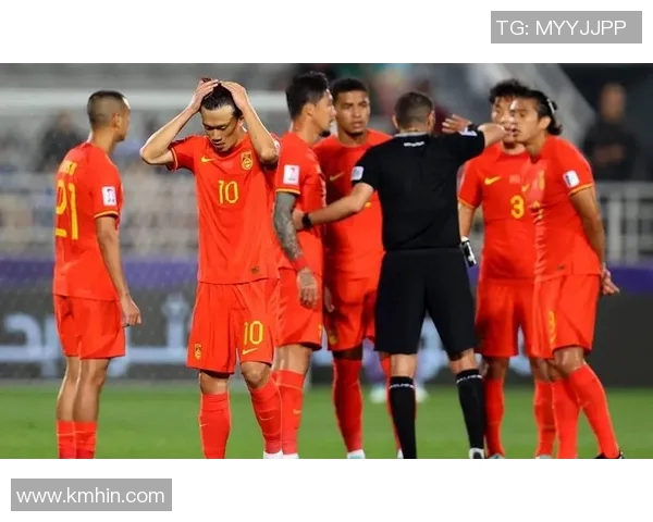 亚洲杯决赛激战正酣 国足迎战劲敌力争历史性突破